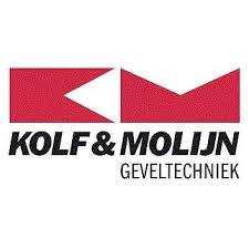 Kolf&Molijn heeft de nieuwe tafels in het clubgebouw gesponsord, evenals de aanschaf van een Optimist.